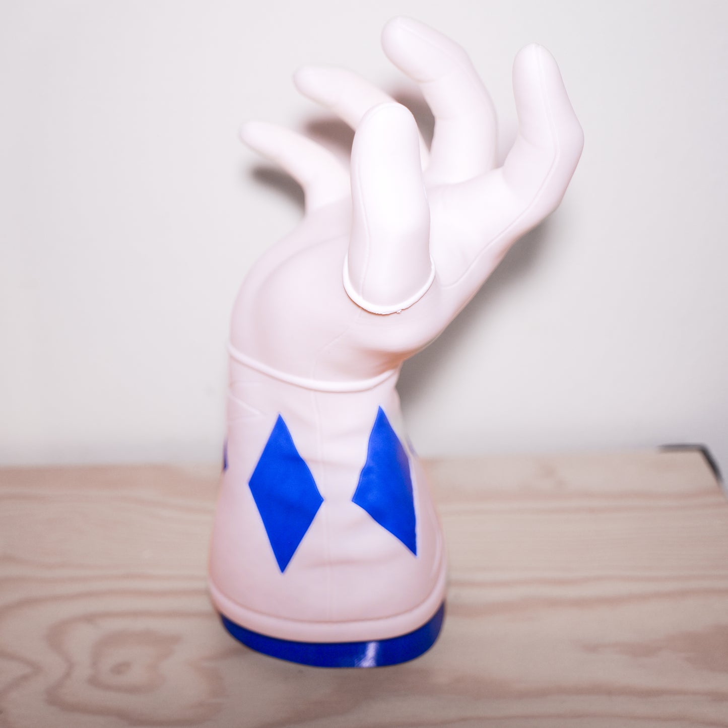 Mighty Morphin Power Rangers Blue Arm Hand Controller & Headphone Stand