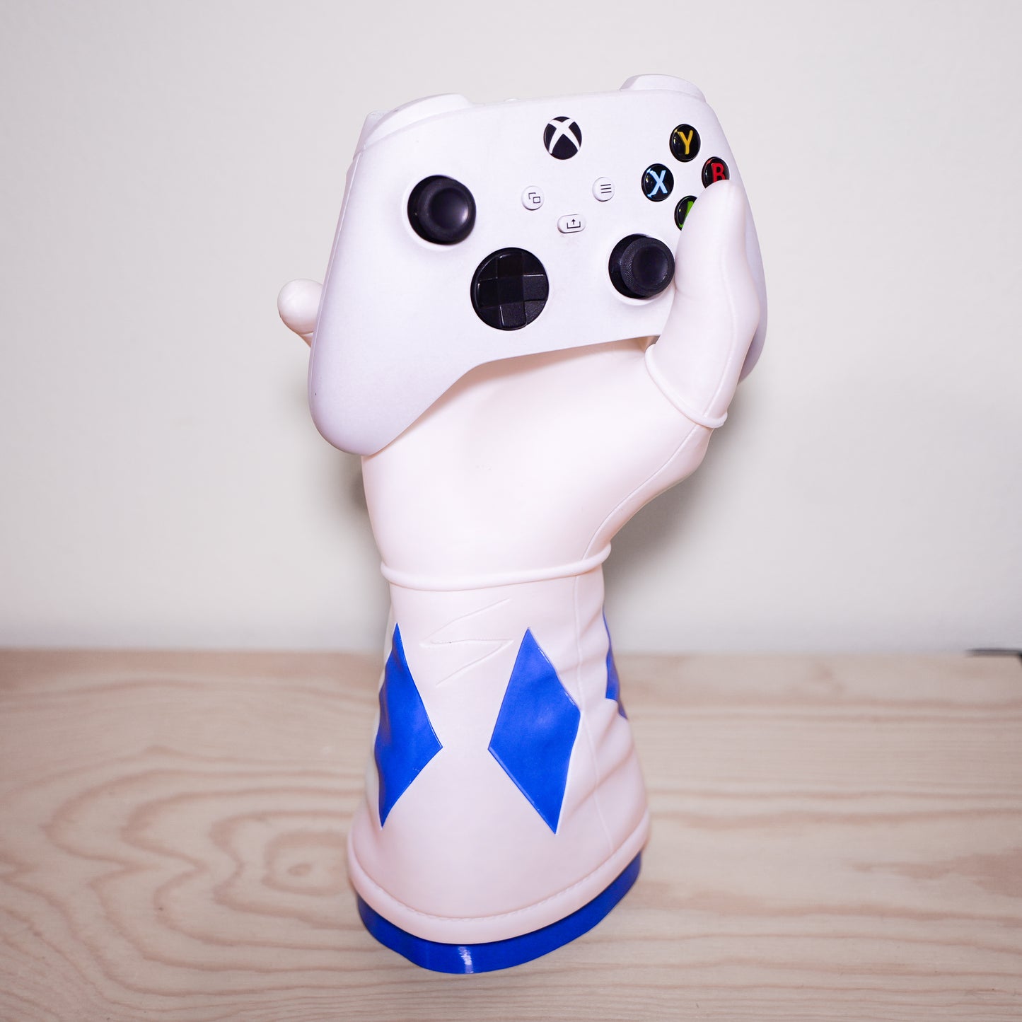 Mighty Morphin Power Rangers Blue Arm Hand Controller & Headphone Stand