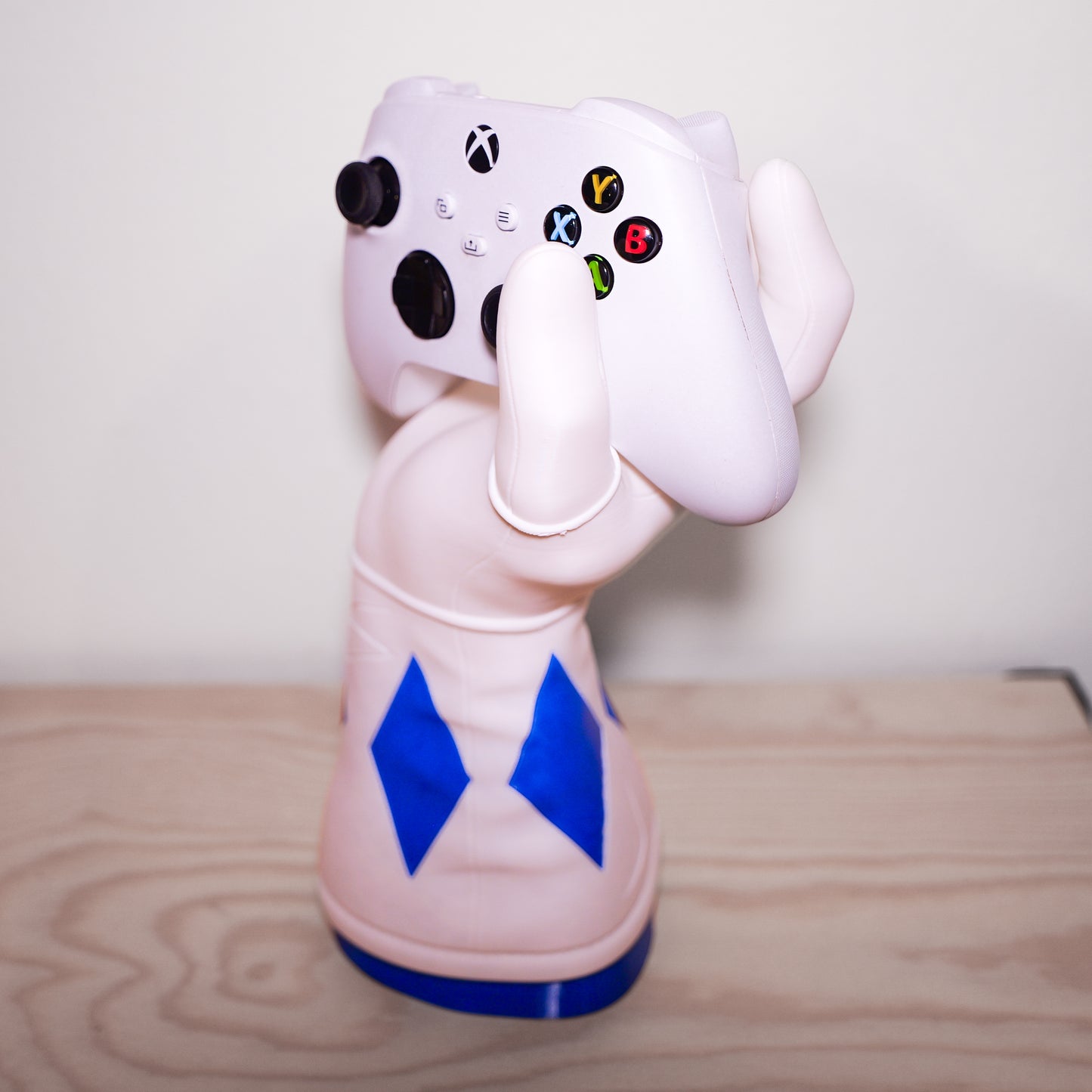 Mighty Morphin Power Rangers Blue Arm Hand Controller & Headphone Stand