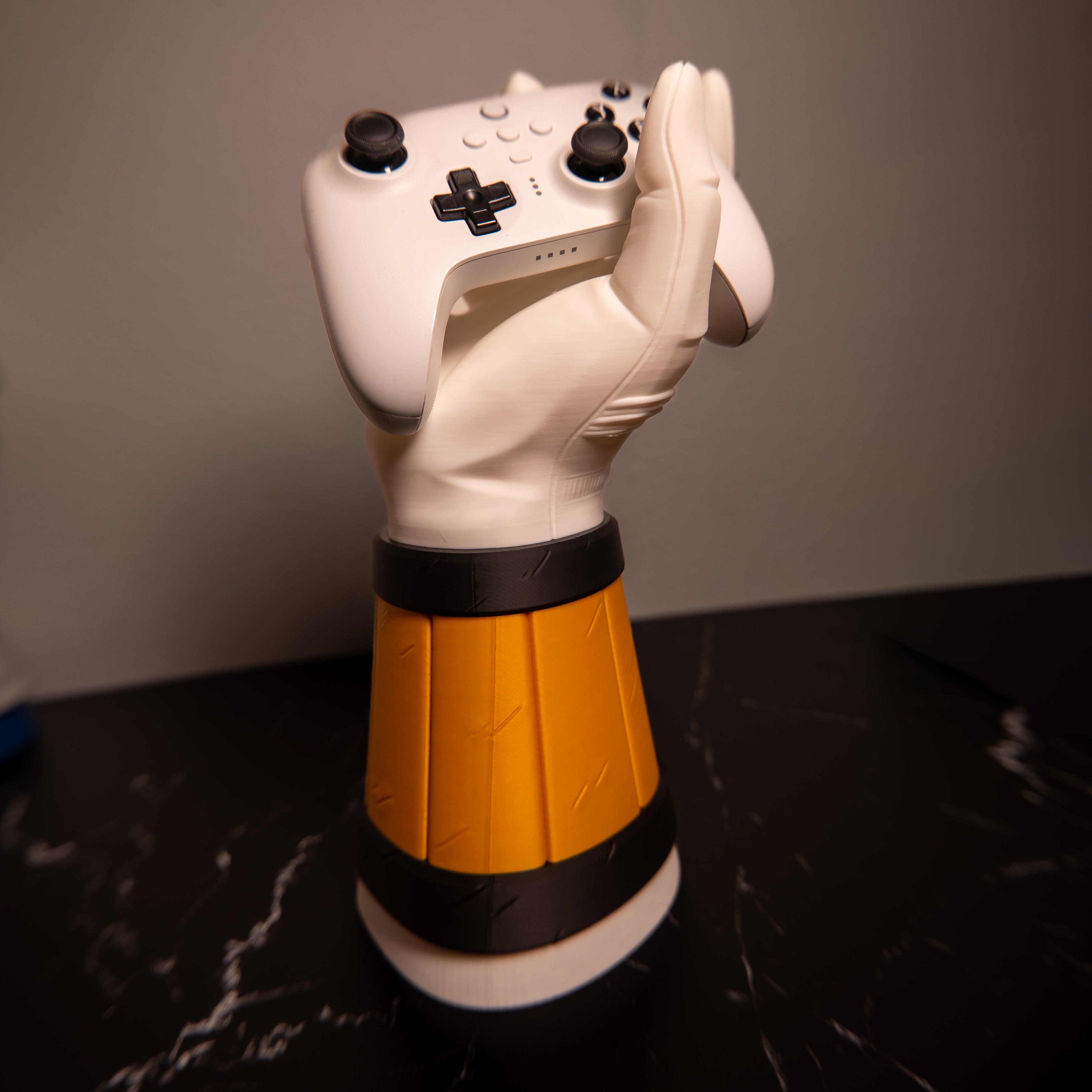Mighty Morphin Power Rangers White Ranger Arm Hand Controller & Headphone Stand
