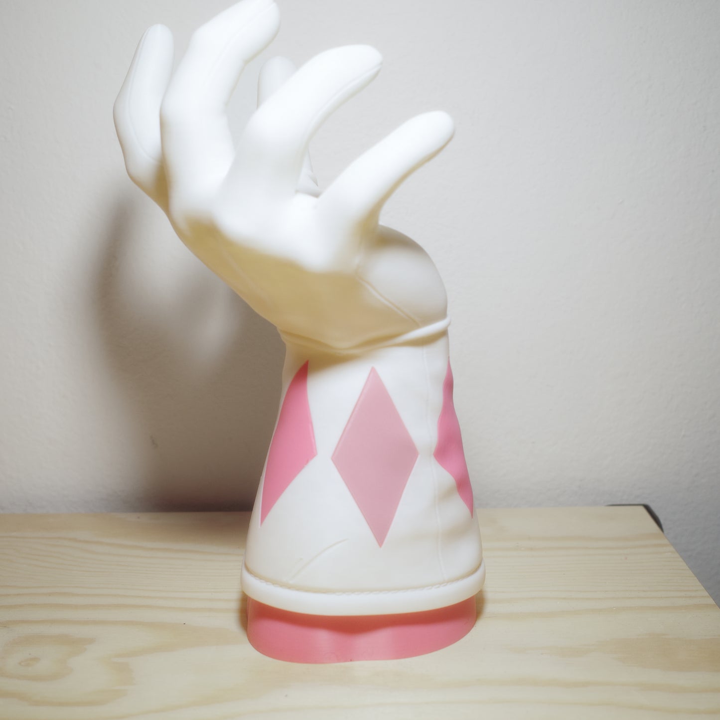Mighty Morphin Power Rangers Pink Arm Hand Controller & Headphone Stand