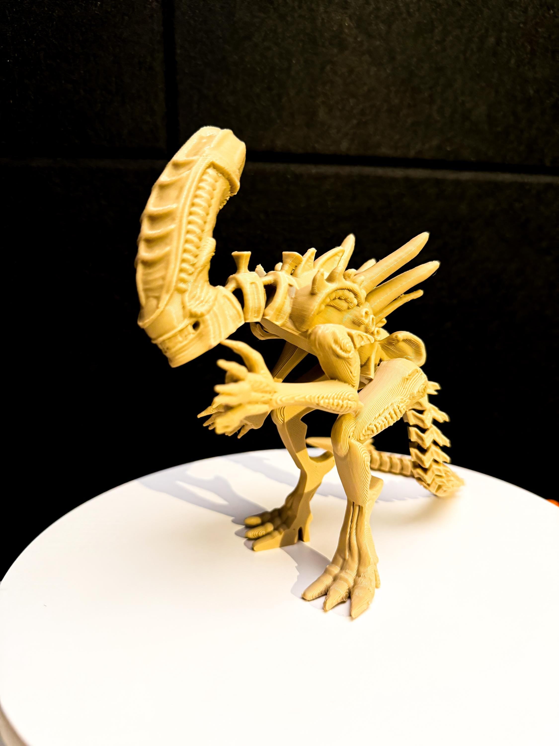 Fully Articulated Skeletonized Xenomorph Alien Figure Poseable Horror Movie Toy