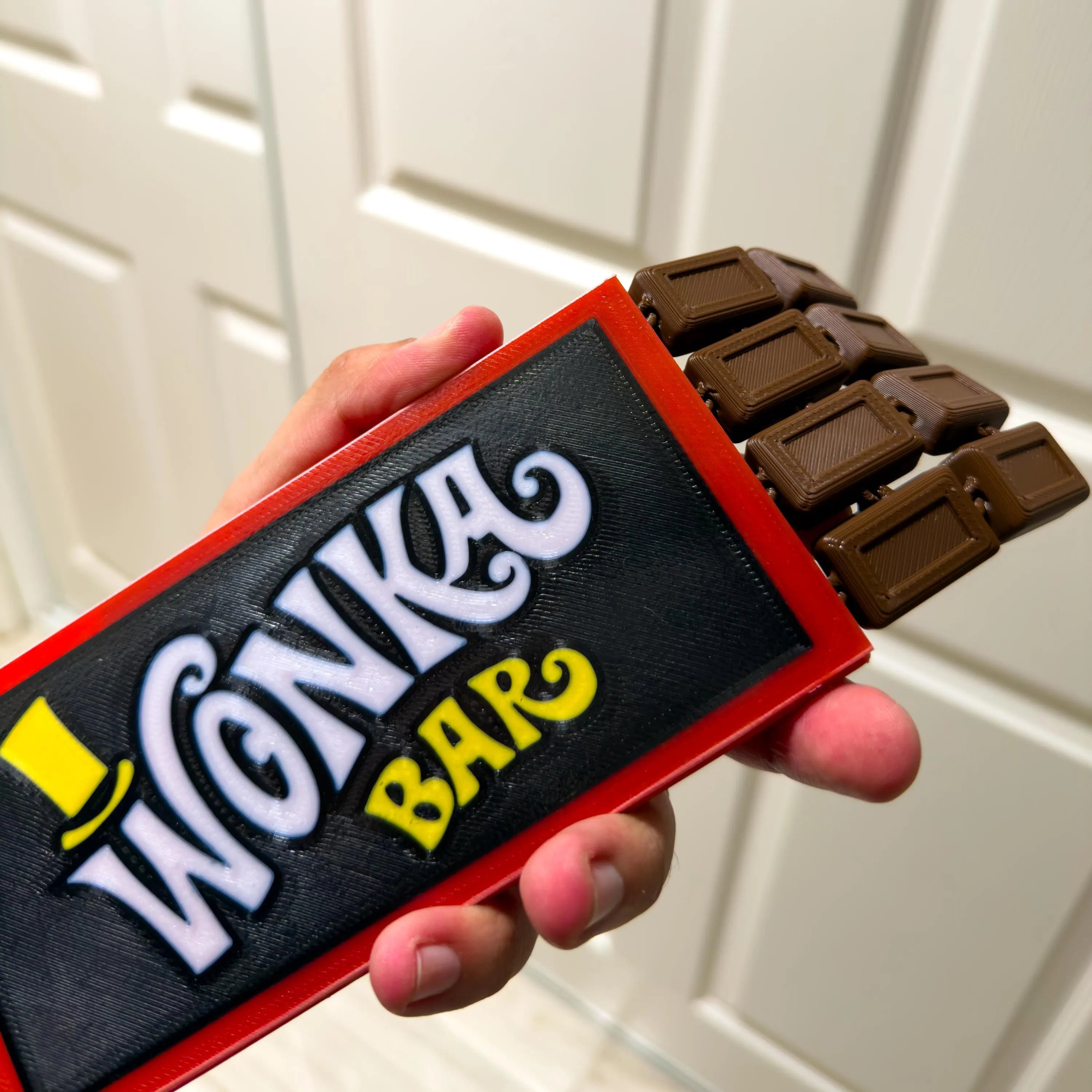 Willy Wonka Bar Fidget Toy – 3D Printed Articulated Chocolate Bar | Sensory Desk Toy, Stress Relief Gift, Fake Candy, Collectible Gag Gift