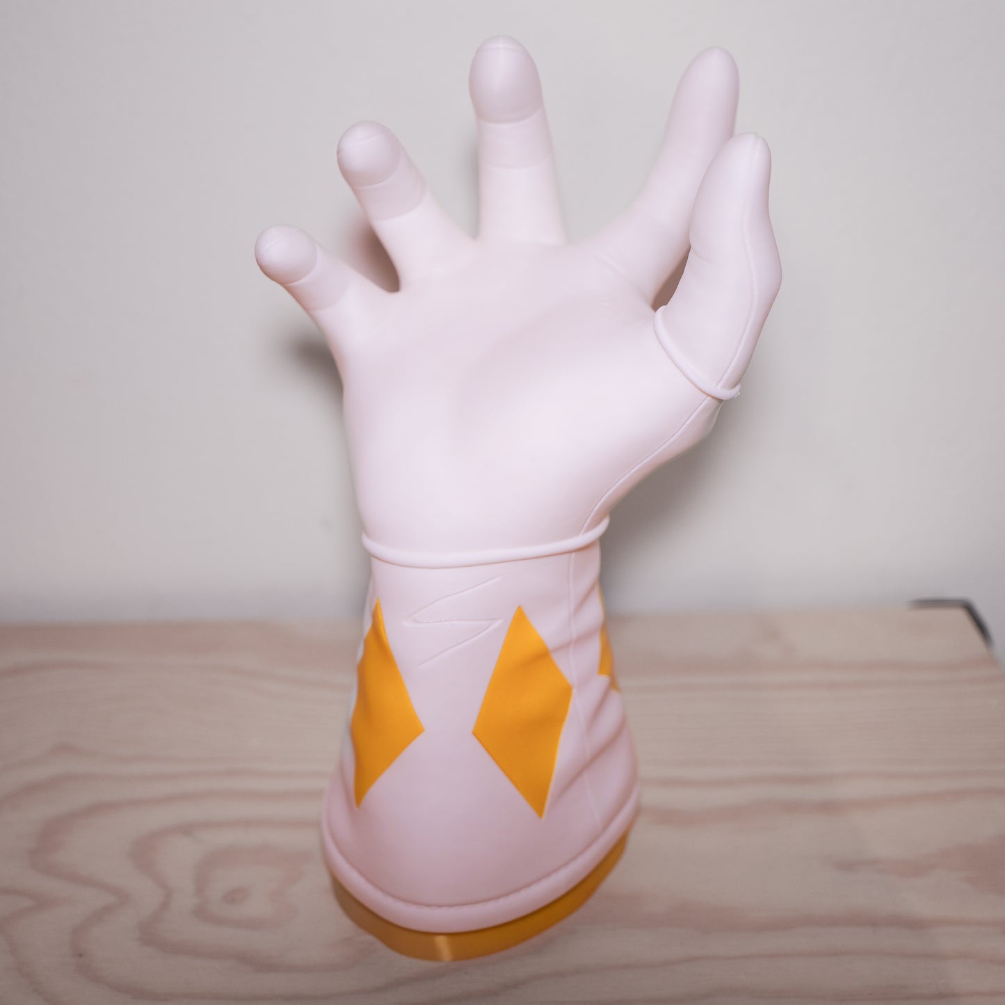 Mighty Morphin Power Rangers Yellow Arm Hand Controller & Headphone Stand