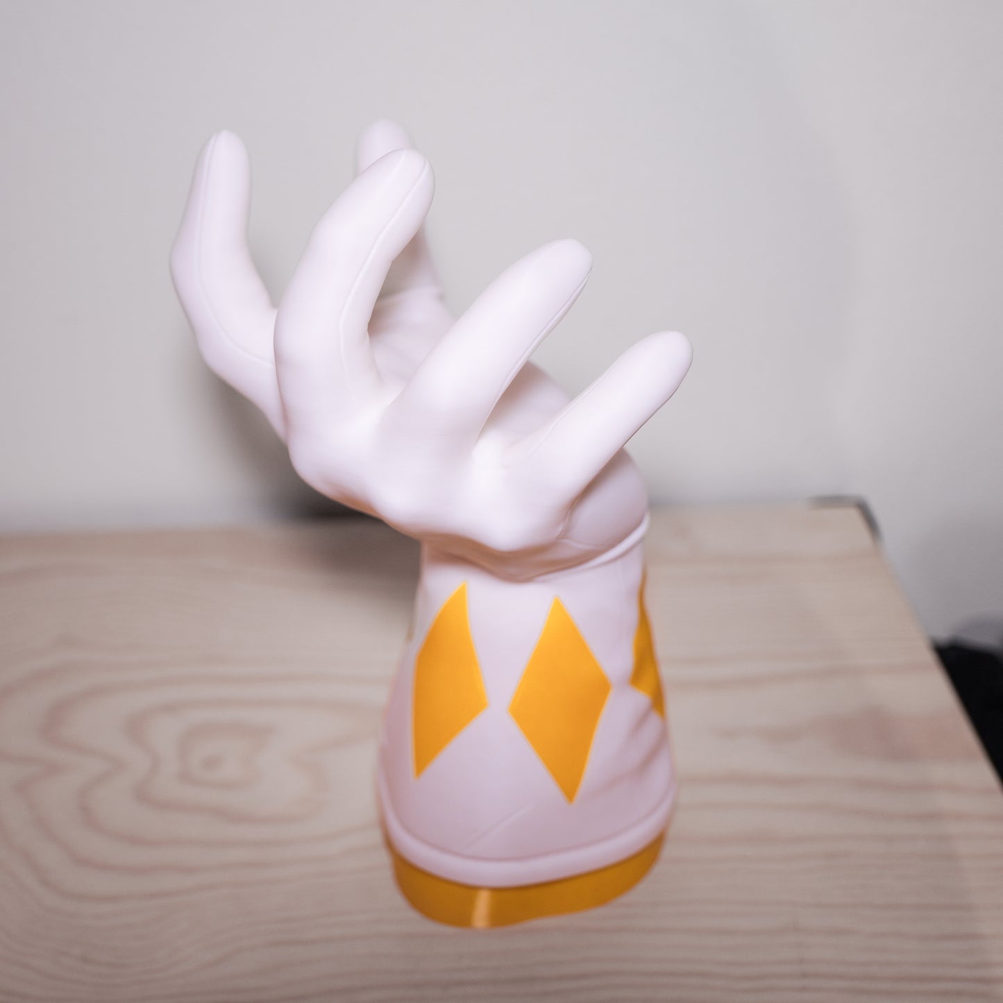 Mighty Morphin Power Rangers Yellow Arm Hand Controller & Headphone Stand