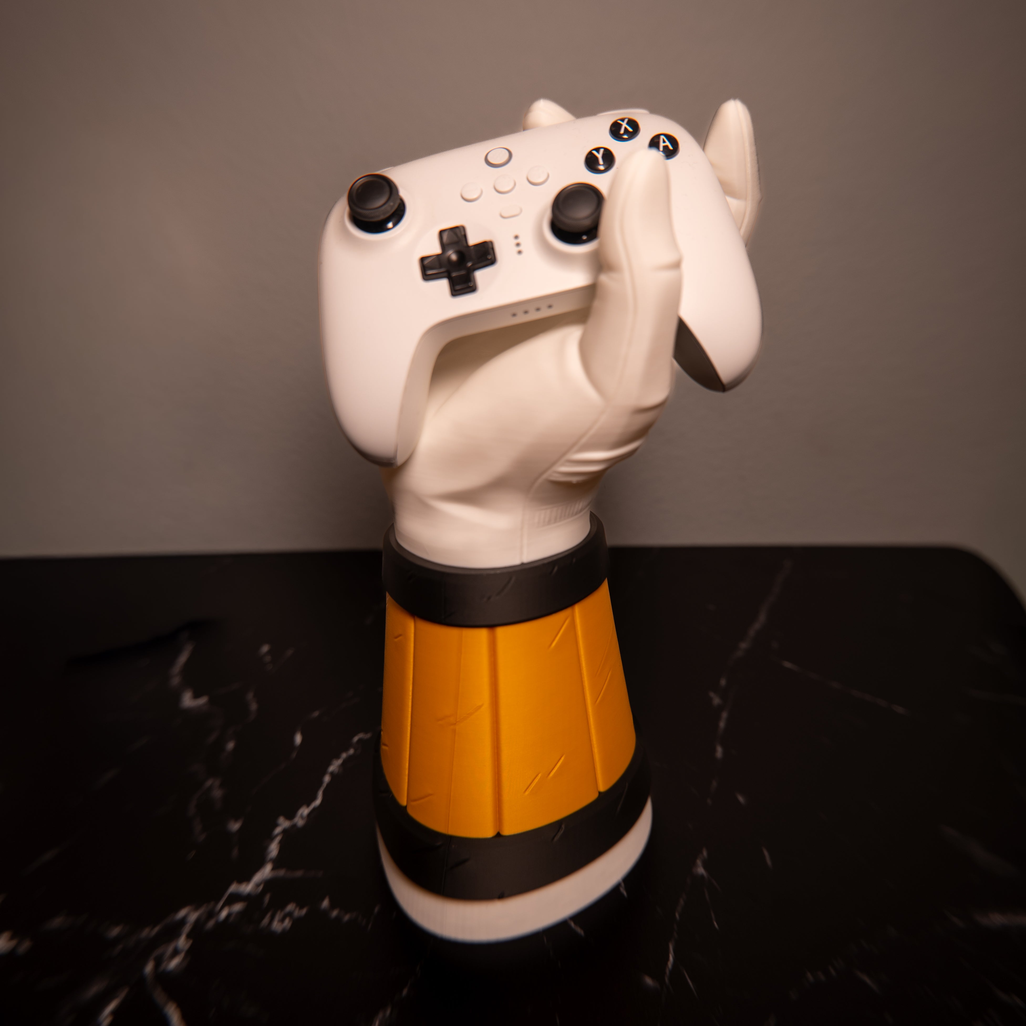 Mighty Morphin Power Rangers White Ranger Arm Hand Controller & Headphone Stand