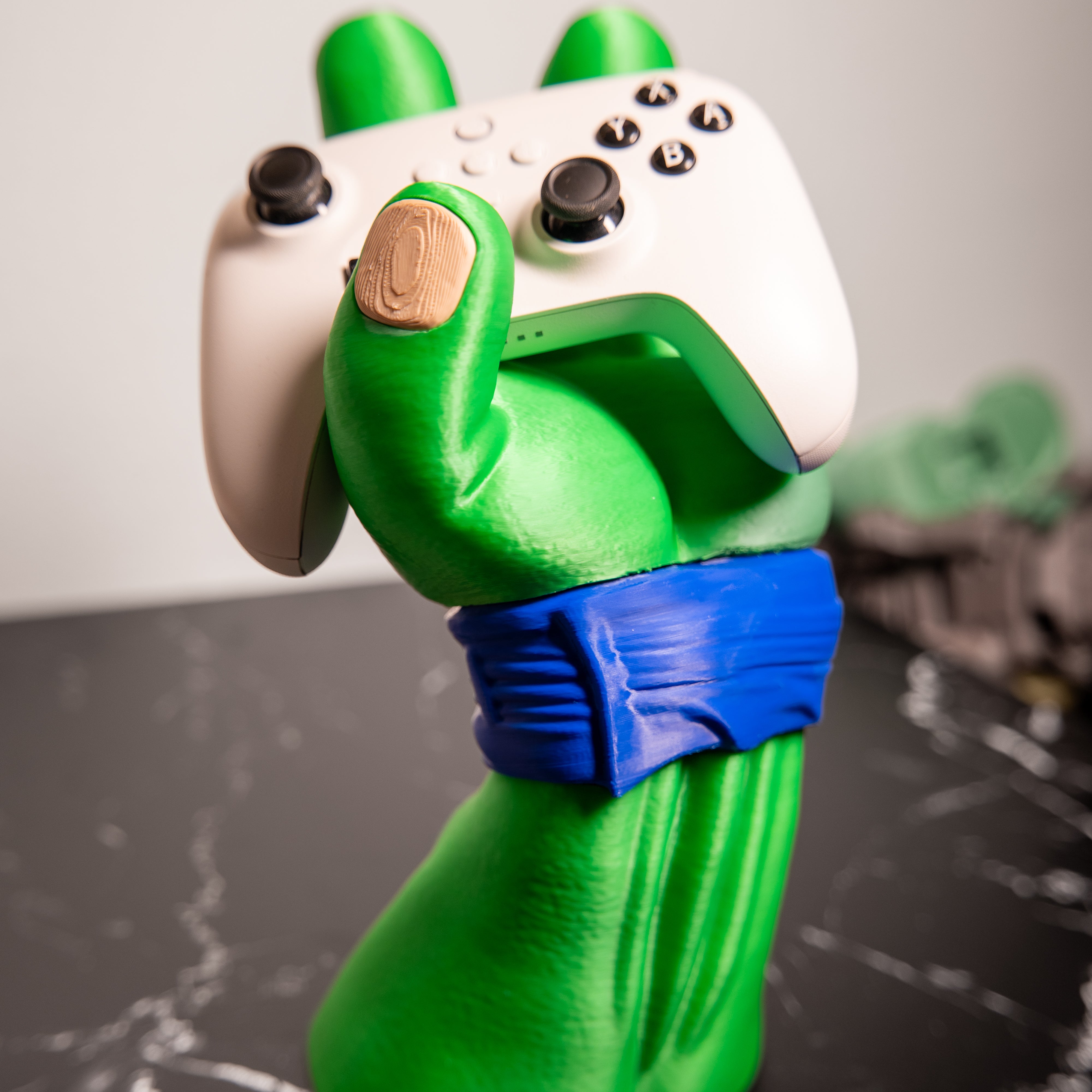 TMNT Leonardo Teenage Mutant Ninja Turtles Arm Hand Controller & Headphone Stand