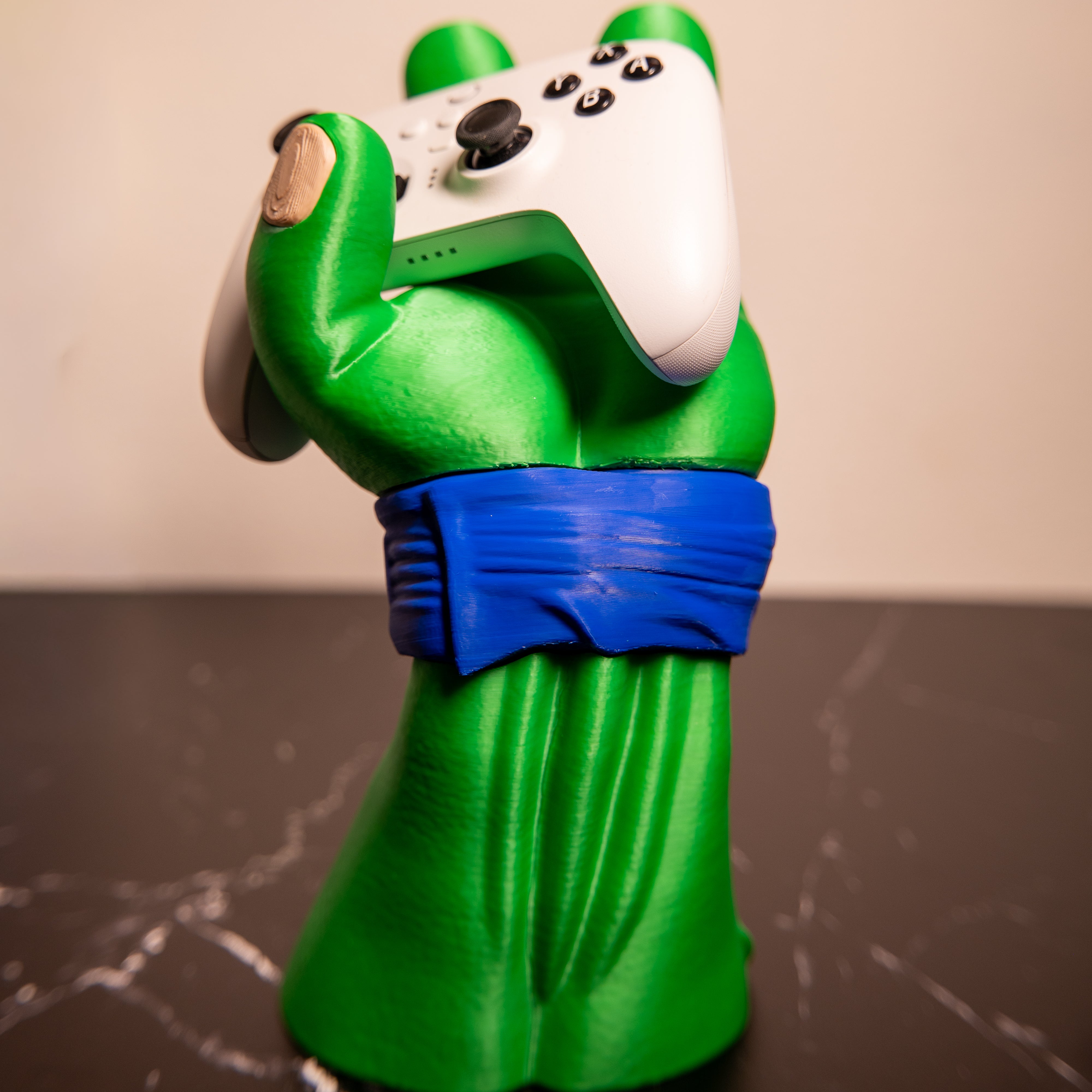TMNT Leonardo Teenage Mutant Ninja Turtles Arm Hand Controller & Headphone Stand
