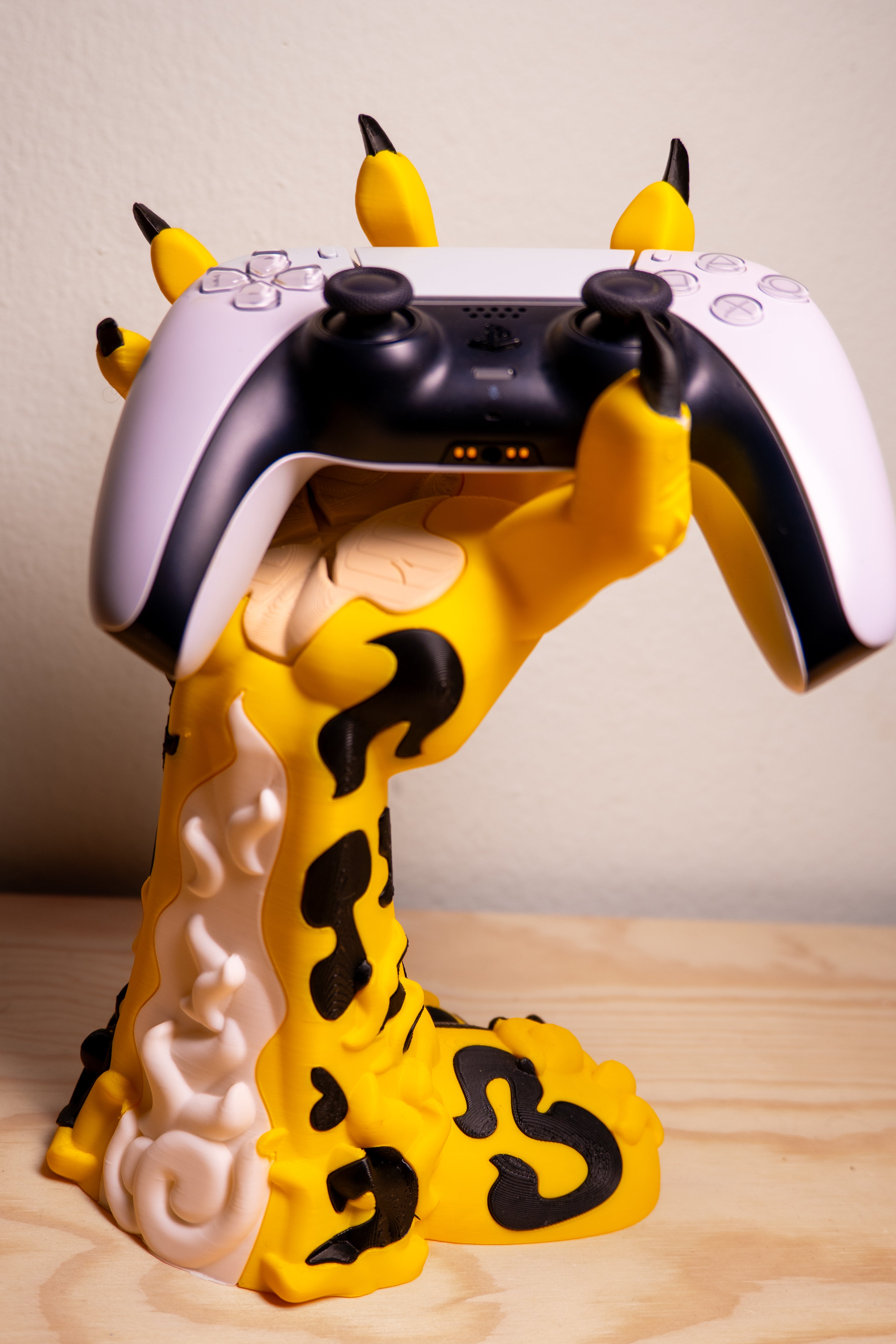 One Piece Rob Lucci Leopard Devil Fruit Arm Hand Controller & Headphone Stand
