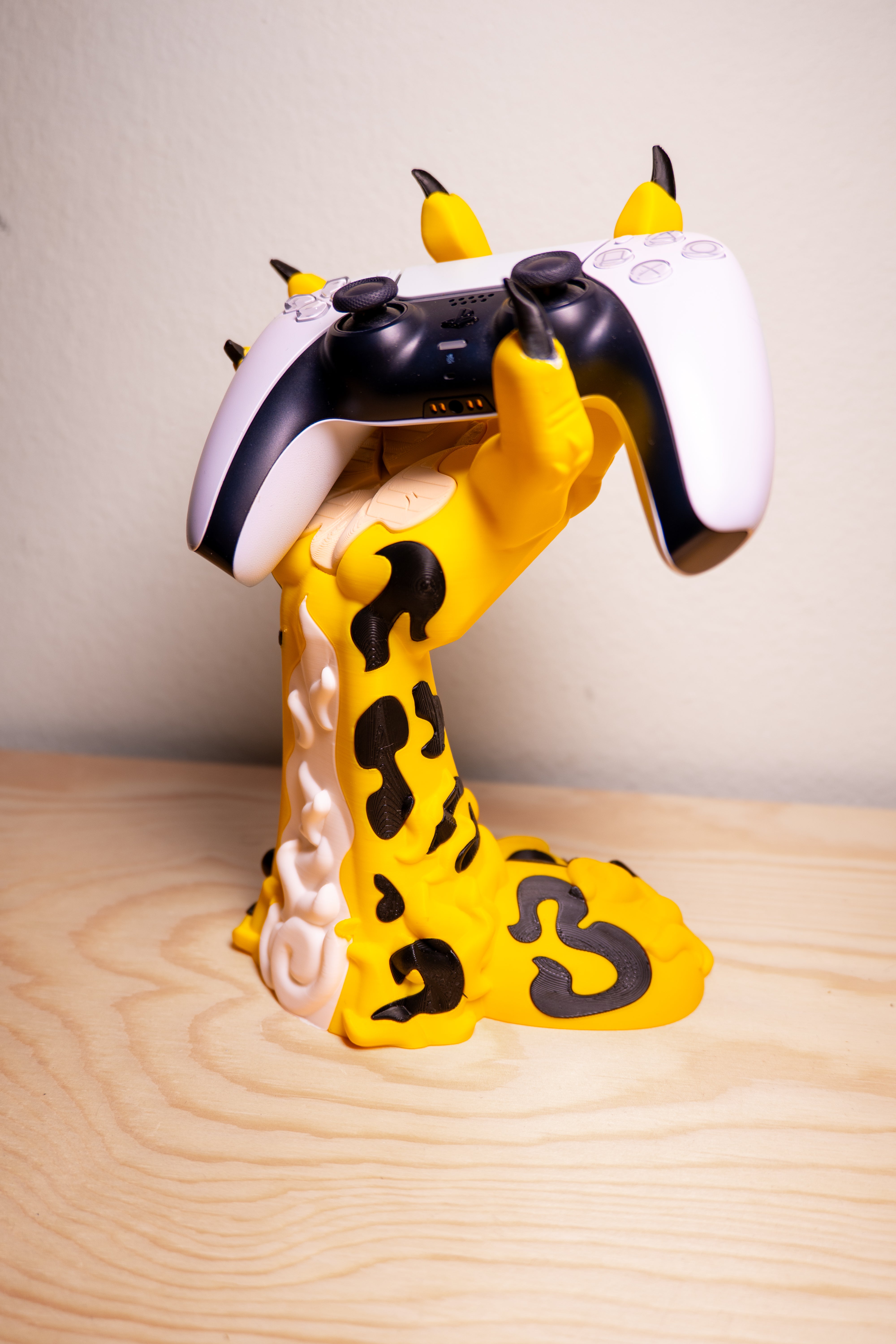One Piece Rob Lucci Leopard Devil Fruit Arm Hand Controller & Headphone Stand