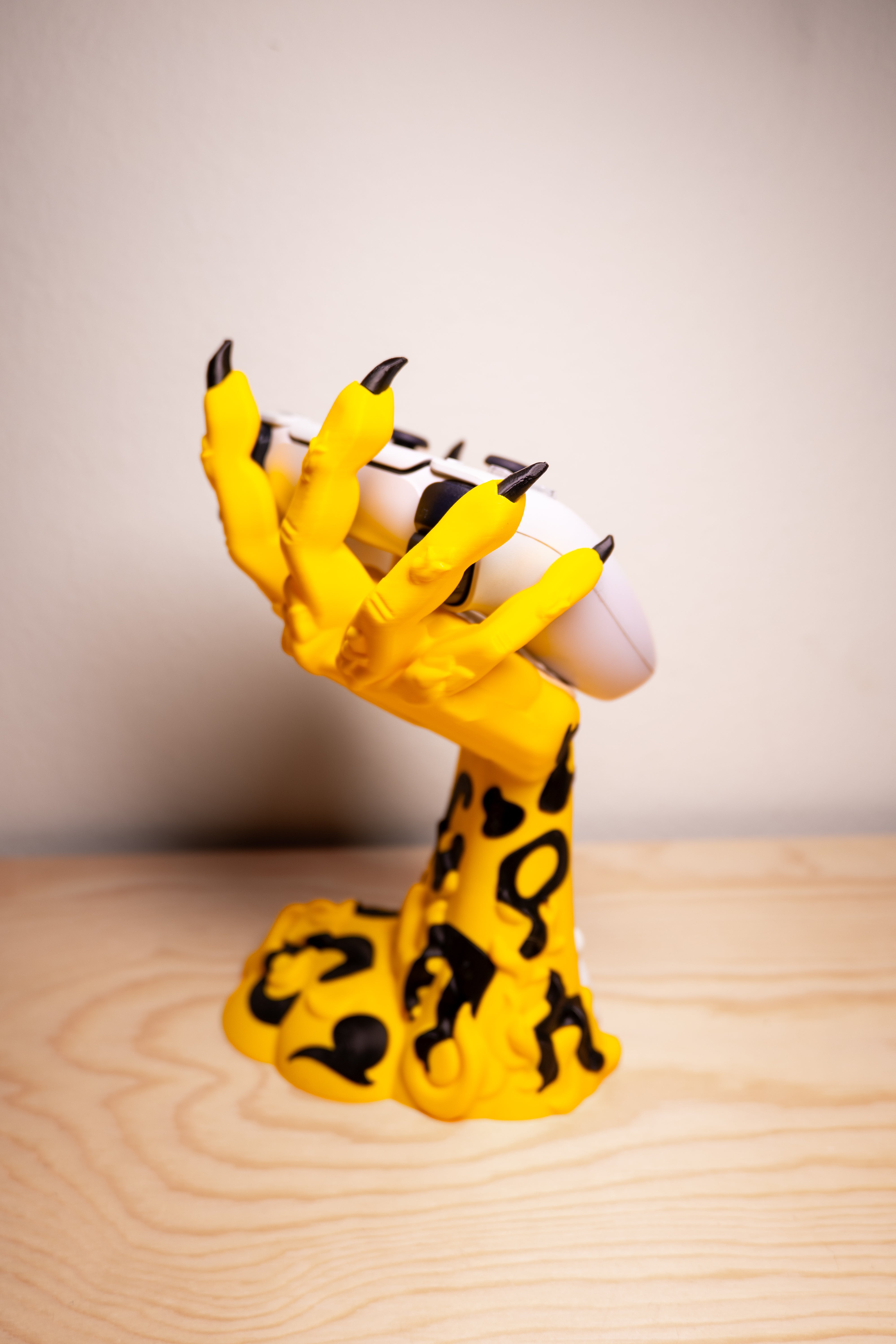 One Piece Rob Lucci Leopard Devil Fruit Arm Hand Controller & Headphone Stand