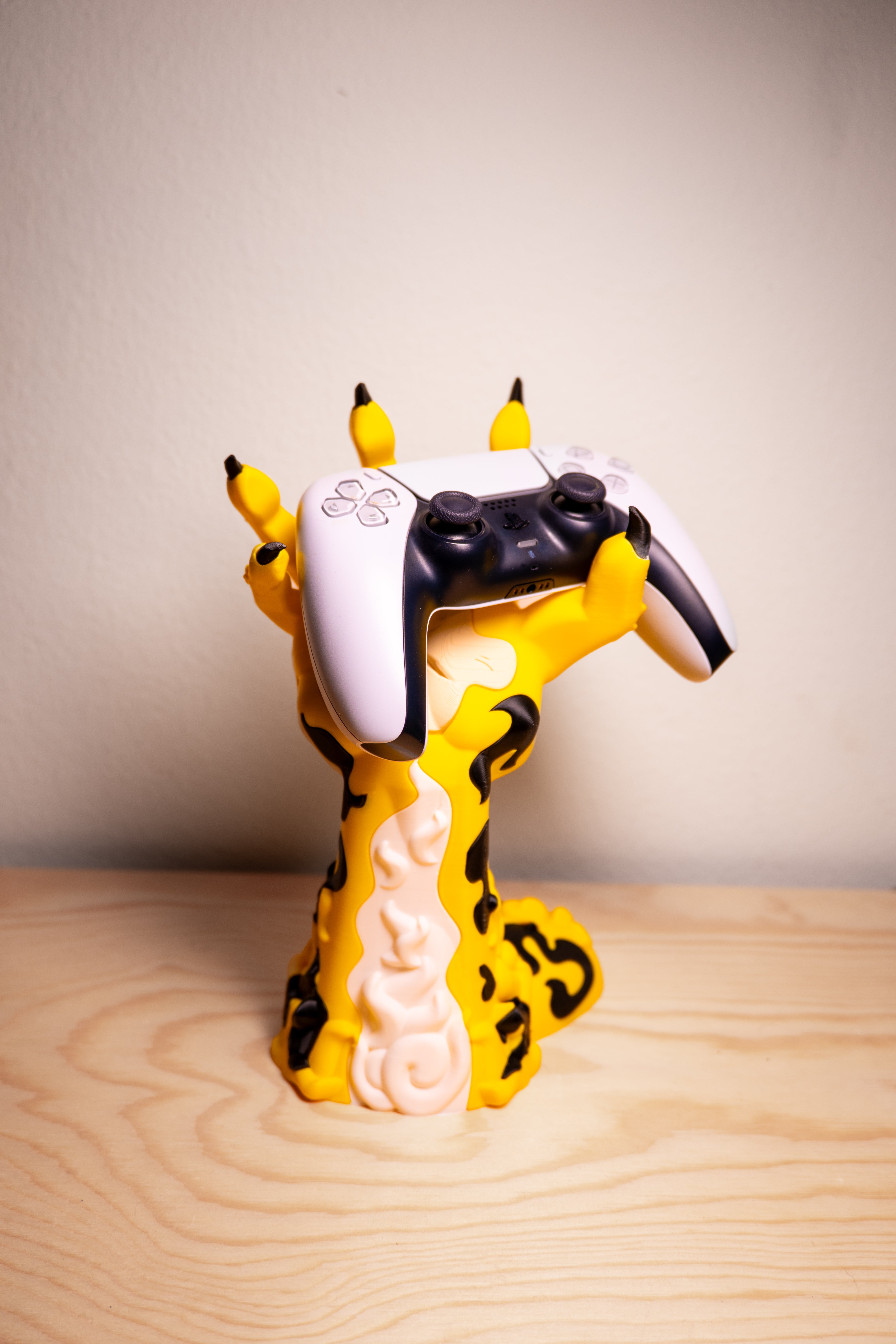 One Piece Rob Lucci Leopard Devil Fruit Arm Hand Controller & Headphone Stand