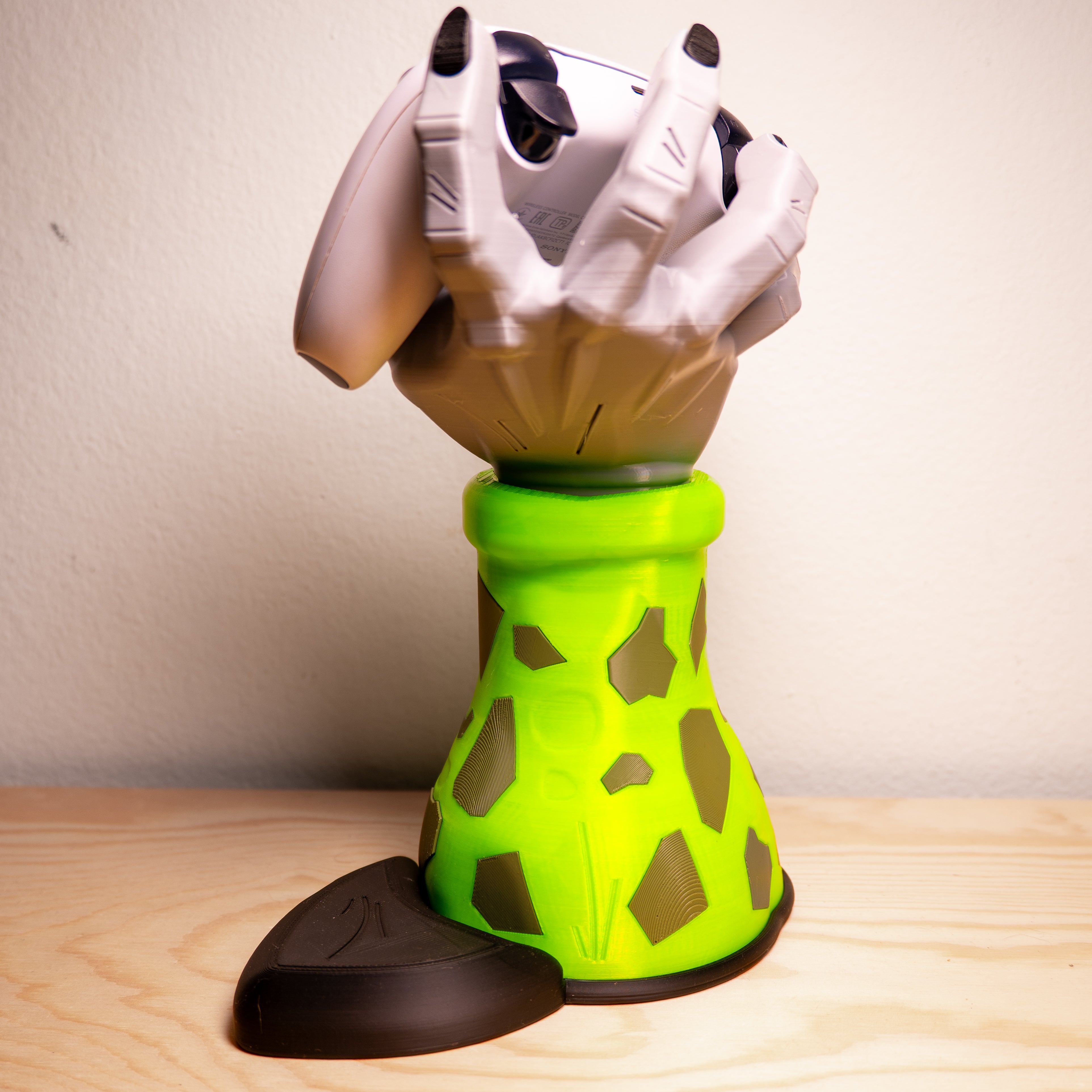 Dragon Ball Z Cell Hand Controller Holder Stand Anime Gamer Desk Display