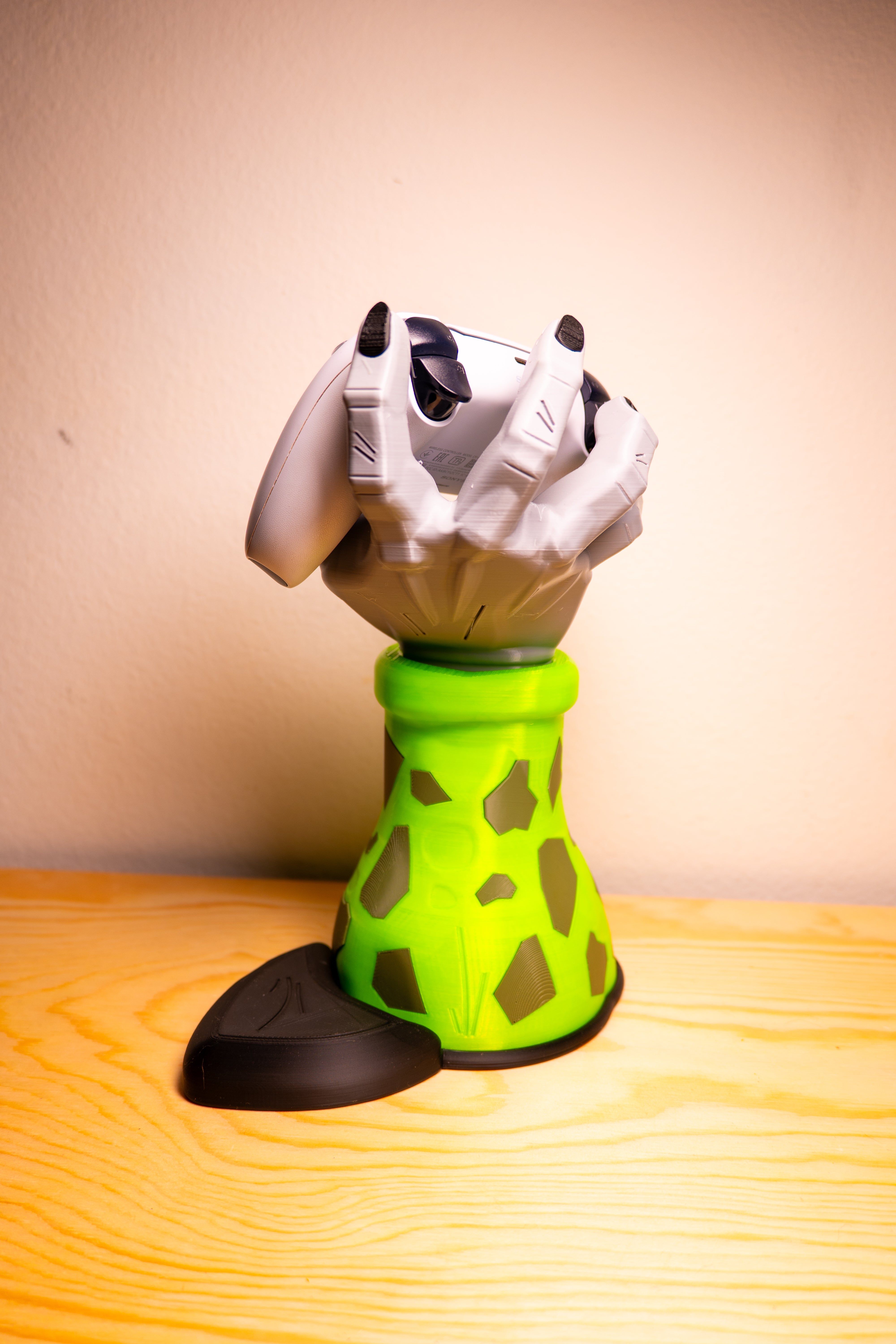 Dragon Ball Z Cell Hand Controller Holder Stand Anime Gamer Desk Display