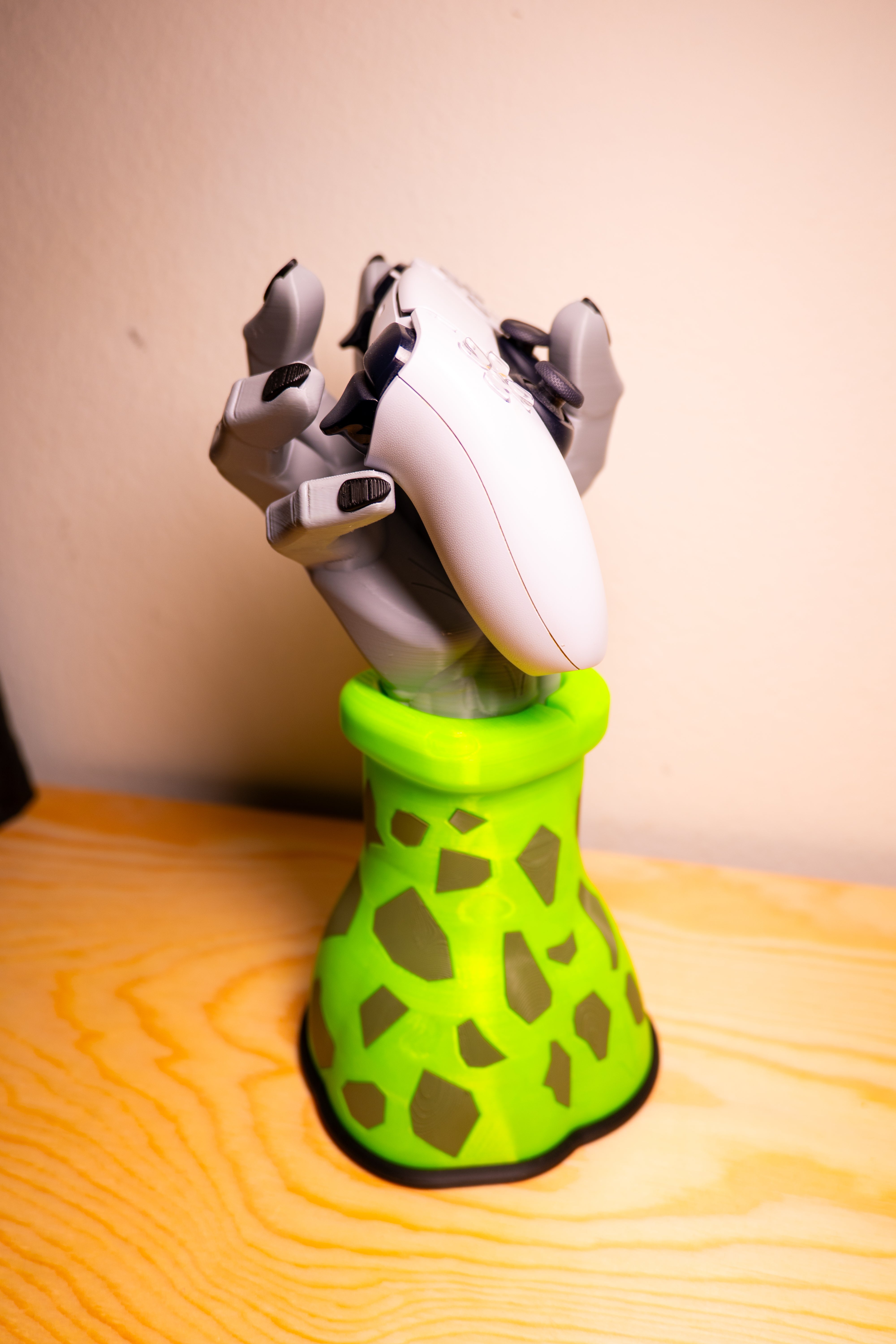 Dragon Ball Z Cell Hand Controller Holder Stand Anime Gamer Desk Display